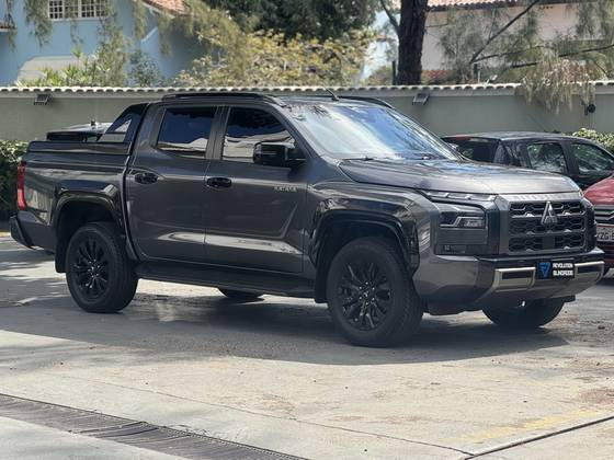 MITSUBISHI TRITON 2.4 BITURBO DIESEL CD KATANA 4X4 AUTOMÁTICO MITSUBISHI TRITON 2.4 BITURBO DIESEL CD KATANA 4X4 AUTOMÁTICO